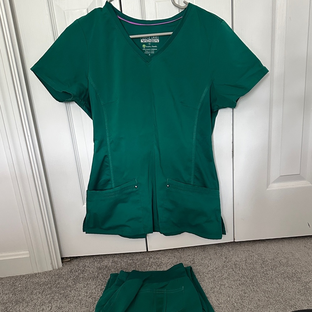 Healing Hands multiple colors Scrub Set. Size: women’s M. - Picture 2 of 2